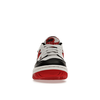 New Balance 550 -  White Red Black