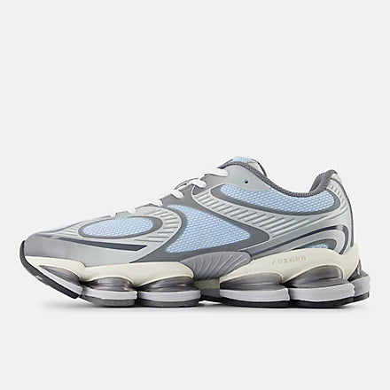 NEW BALANCE 2000 - LIGHT CHROME BLUE WITH SILVER METALIC AND CASTLEROCK