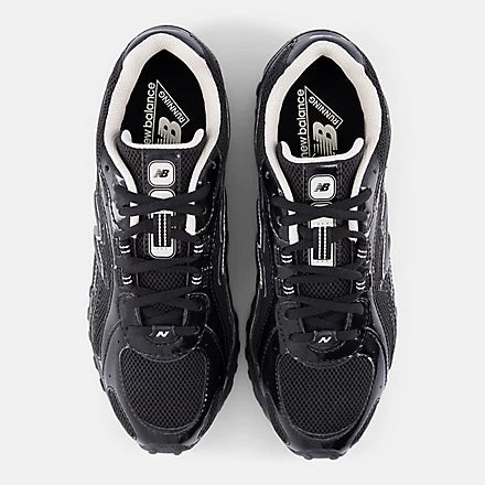 NEW BALANCE 204L - BLACK WITH TIMBERWOLF