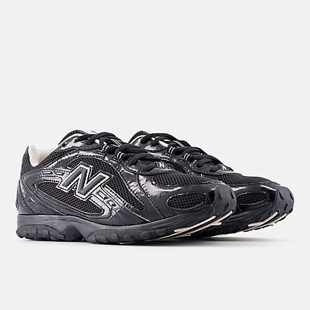 NEW BALANCE 204L - BLACK WITH TIMBERWOLF