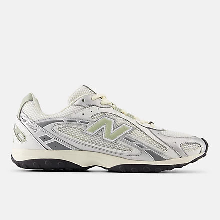 NEW BALANCE 204L - SILVER METALLIC WITH GARTER SNAKE