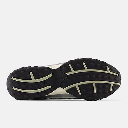 NEW BALANCE 204L - SILVER METALLIC WITH GARTER SNAKE