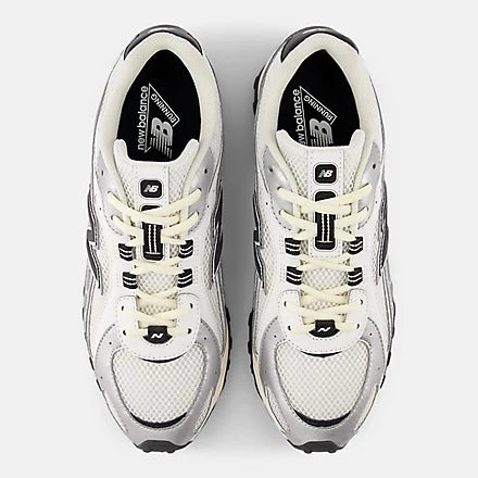NEW BALANCE 204L - SILVER METALLIC WITH BLACK